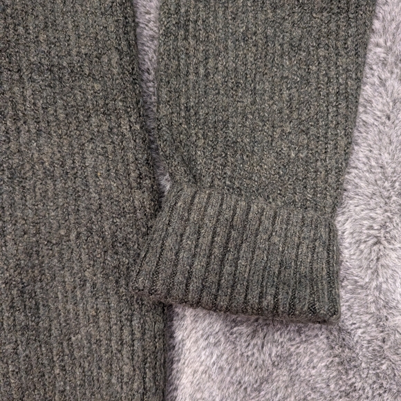 Old Navy Men's Cardigan - Picture 6 of 6